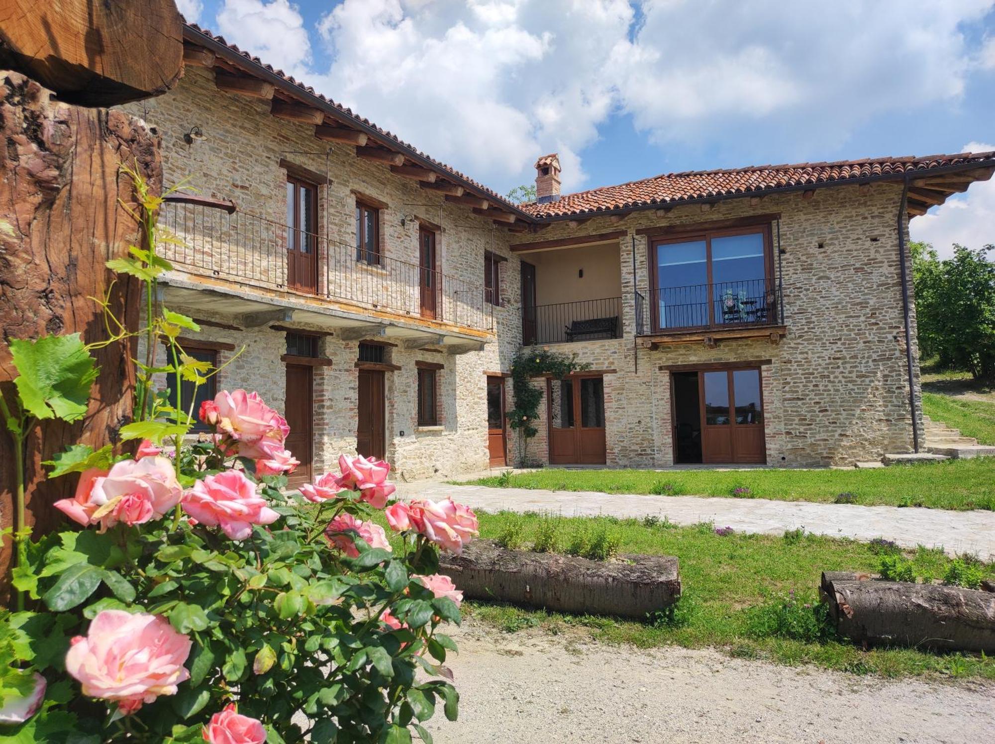 Casa Vecchia Bed&Breakfast Bossolasco المظهر الخارجي الصورة
